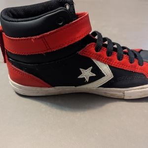 Convers Boys size 5 Hightops